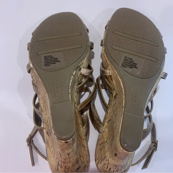 UNLISTED light tan gold size 11 gorgeous wedge strappy sandals new in box - Picture 9 of 10